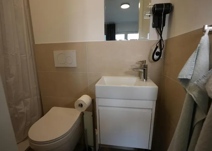 Christine 게스트하우스 *